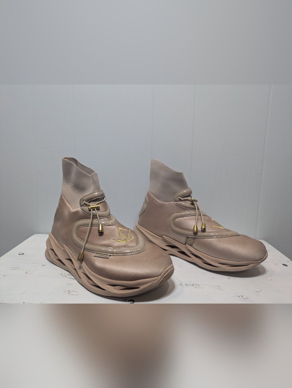 Tronus Athletic Shoes In Sand Size 10 Womens 8.5 Mens Retired‎